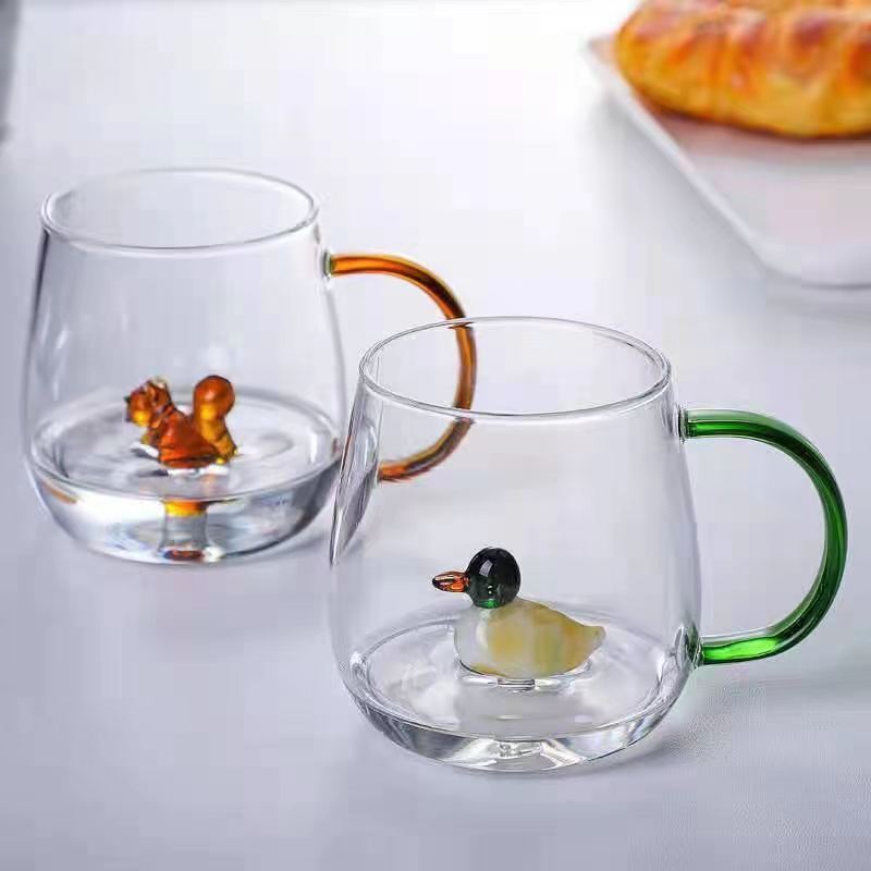 Vidrio simple y elegante con forma única.