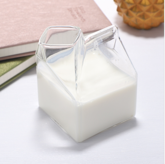 Las bebidas más hermosas hechas de tazas de vidrio transparentes