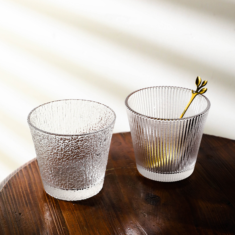 Vaso de whisky estilo japonés