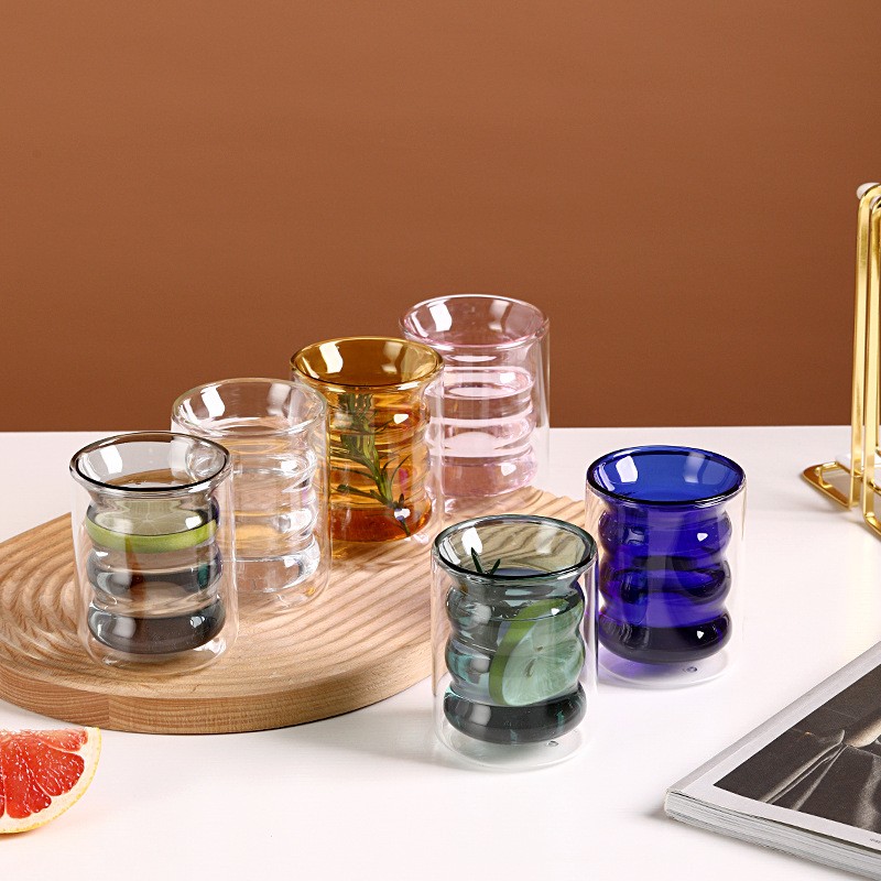 Taza de café de vidrio de doble pared con patrón en espiral